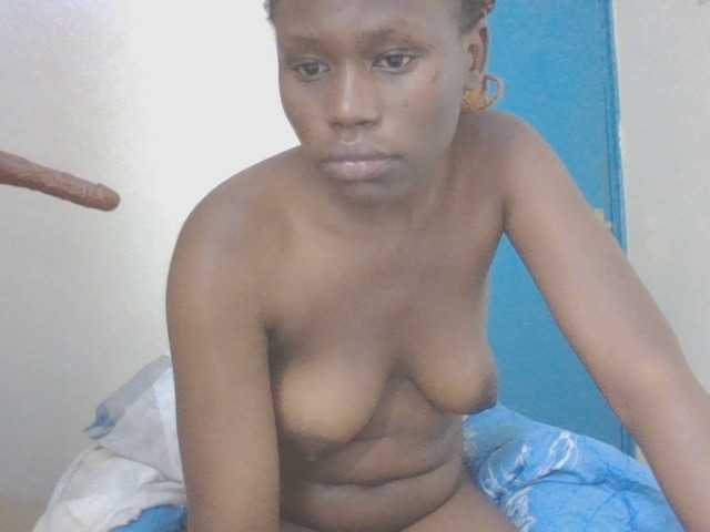 Dewebony live cam on BongaCams