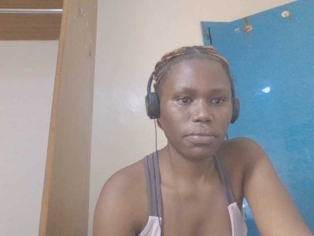 Dewebony live cam on BongaCams