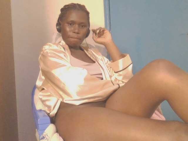 Dewebony live cam on BongaCams