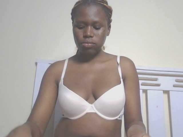 Dewebony live webcam show
