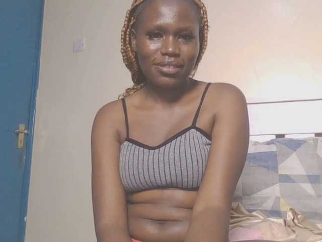 Dewebony live cam on BongaCams