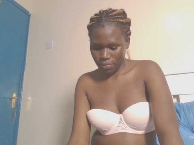 Dewebony live cam on BongaCams