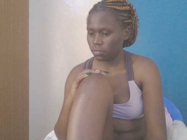 Dewebony live cam on BongaCams