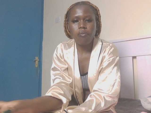 Dewebony live cam on BongaCams