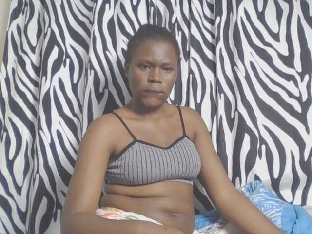 Dewebony live cam on BongaCams