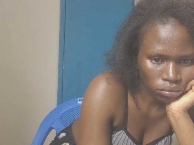 Dewebony live cam on UnifiedCams