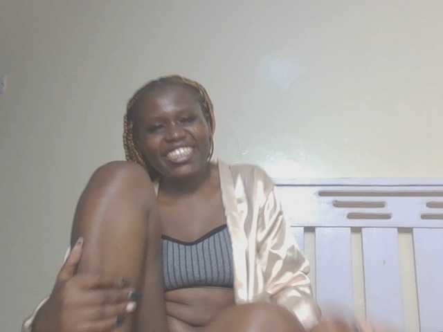 Dewebony live cam on UnifiedCams