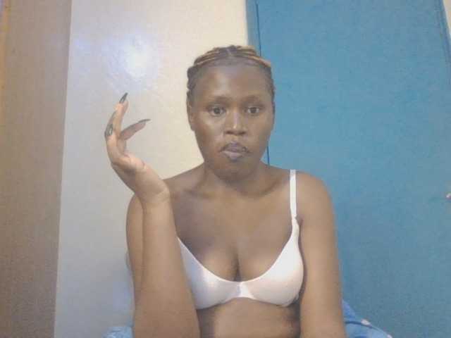 Dewebony live cam on BongaCams