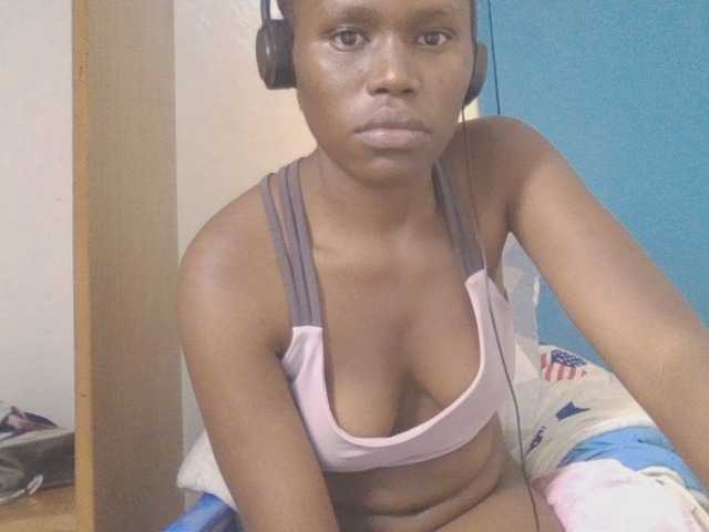 Dewebony live cam on BongaCams
