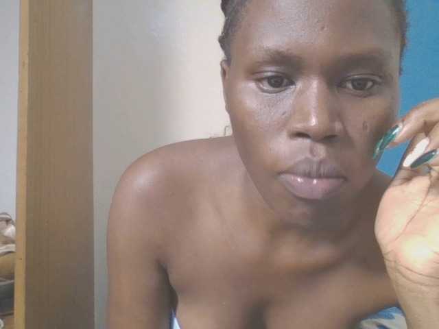 Dewebony Cam en direct sur BongaCams