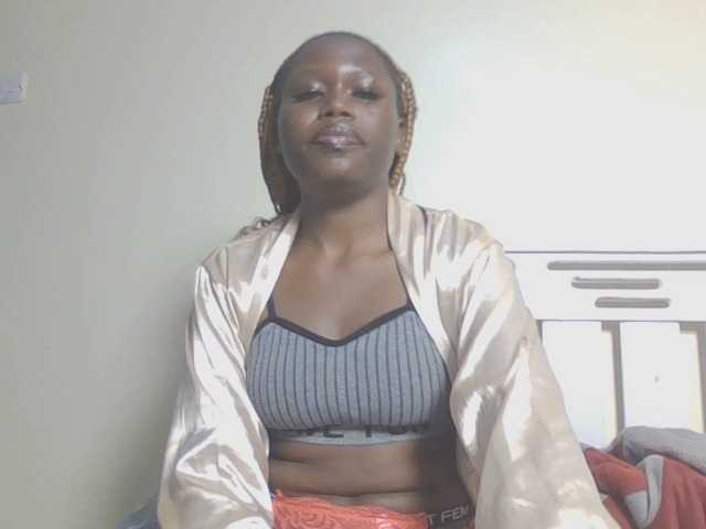 Dewebony live cam on BongaCams