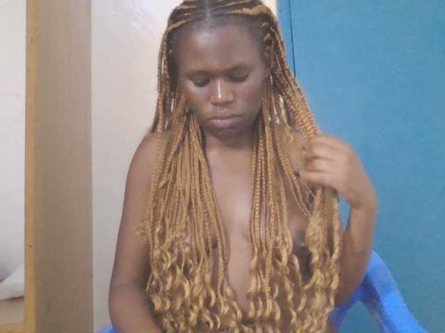 Dewebony live webcam show