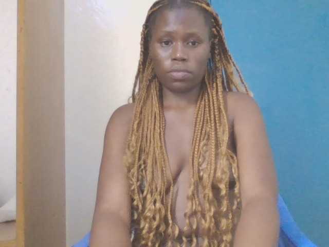 Dewebony live cam on BongaCams