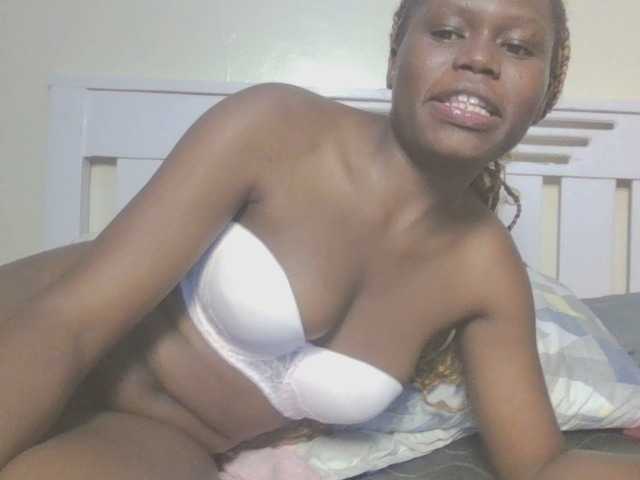 Dewebony live cam on BongaCams