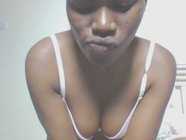 Dewebony live webcam show