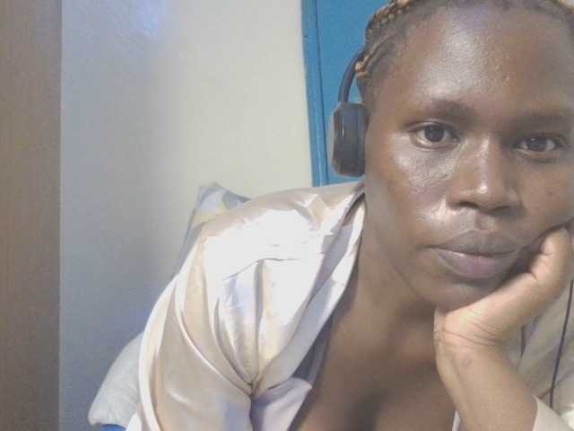 Dewebony live cam on BongaCams