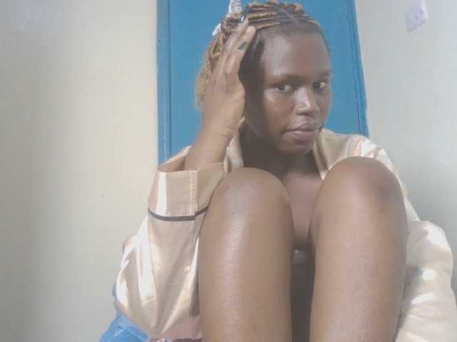 Dewebony live cam on BongaCams