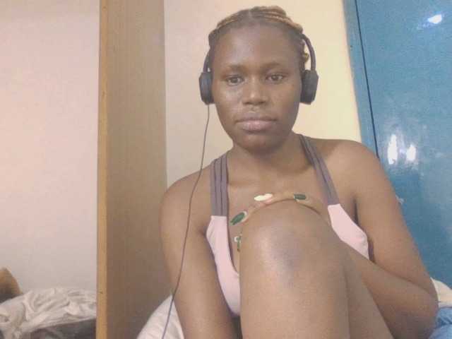 Dewebony live cam on BongaCams