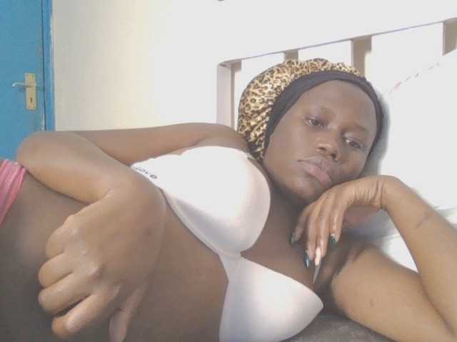Dewebony live cam on BongaCams