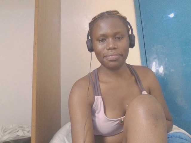 Dewebony live cam on BongaCams