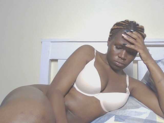 Dewebony live cam on BongaCams