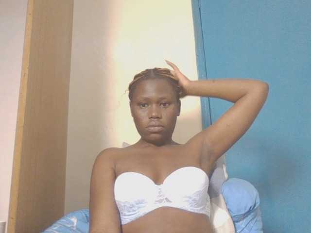 Dewebony live cam on BongaCams