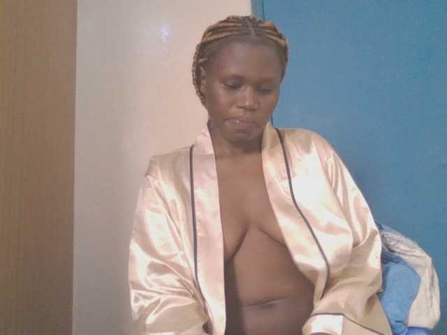 Dewebony live cam on UnifiedCams