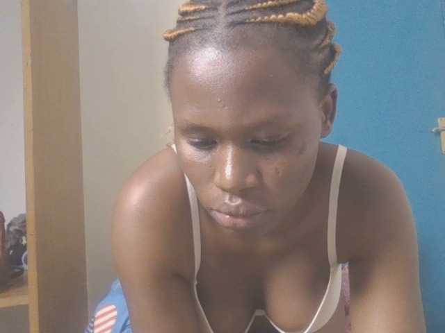 Dewebony live cam on BongaCams