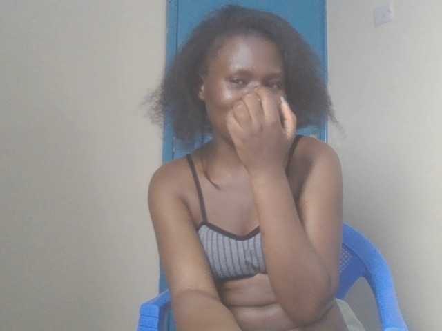 Dewebony live cam on UnifiedCams
