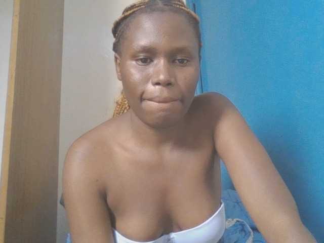 Dewebony live cam on BongaCams