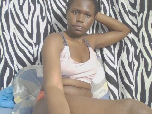 Dewebony live cam on UnifiedCams