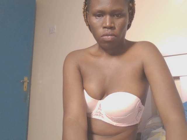 Dewebony live cam on BongaCams