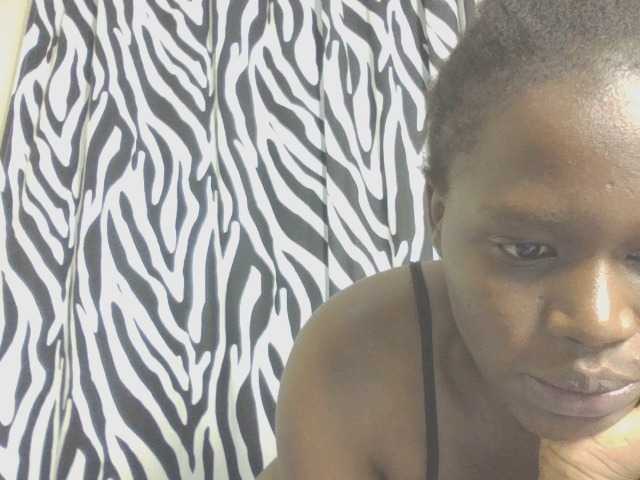 Dewebony live cam on BongaCams