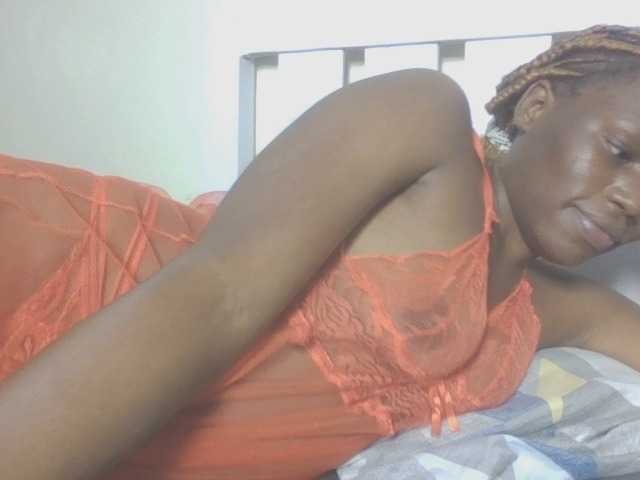 Dewebony live webcam show