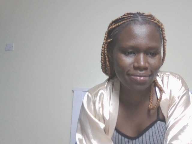 Dewebony live cam on BongaCams