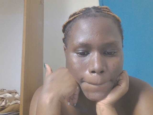 Dewebony live cam on BongaCams