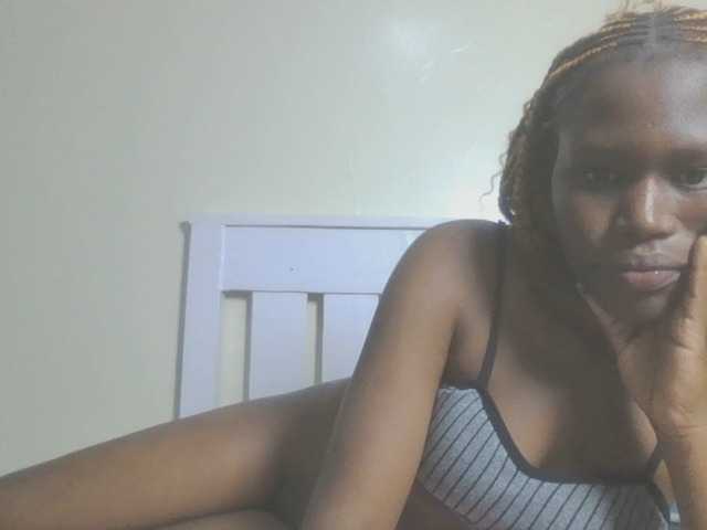 Dewebony live cam on BongaCams