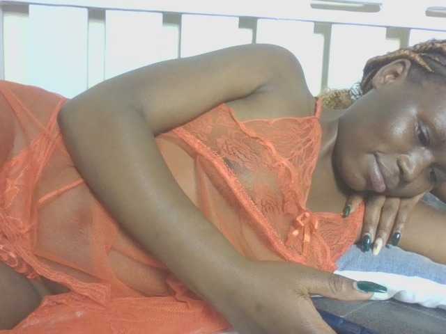 Dewebony live webcam show
