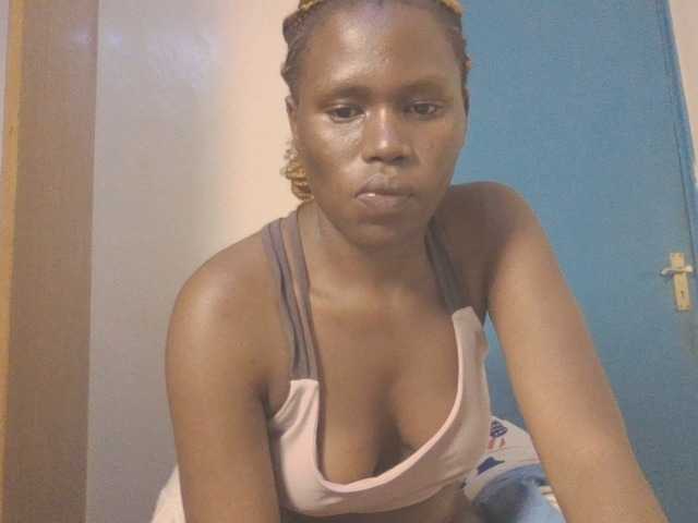 Dewebony live cam on BongaCams