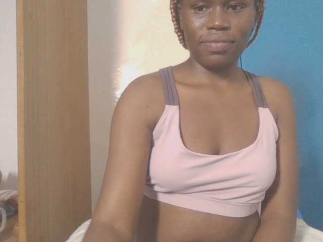 Dewebony live cam on UnifiedCams