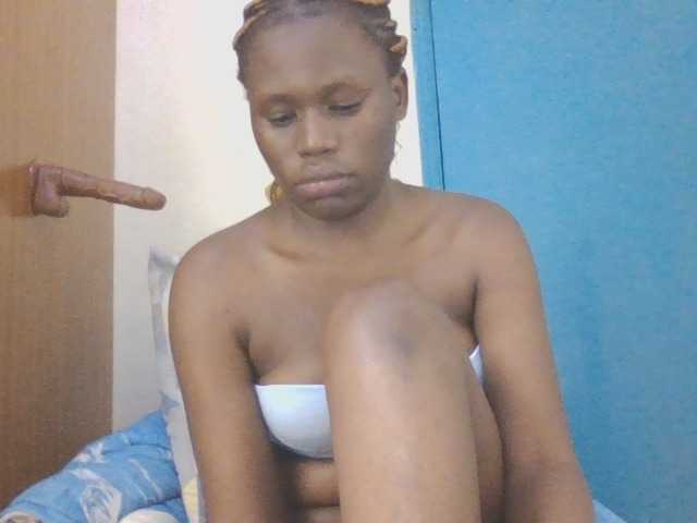 Dewebony live cam on BongaCams