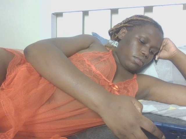 Dewebony live webcam show