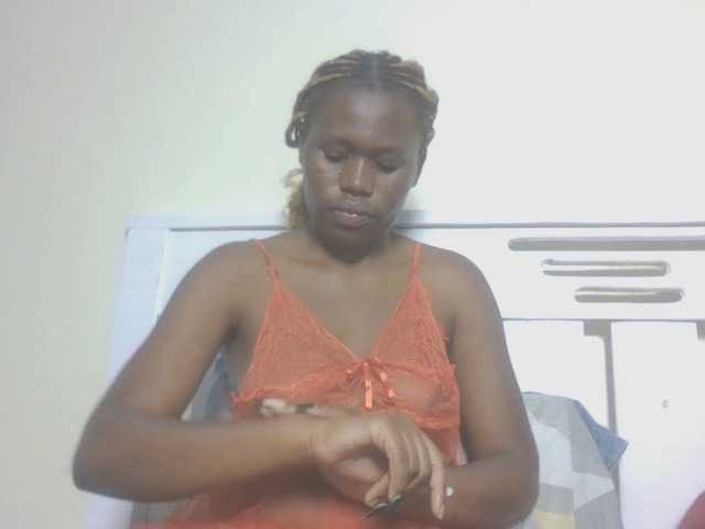 Dewebony live webcam show