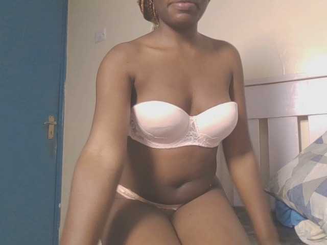 Dewebony live webcam show
