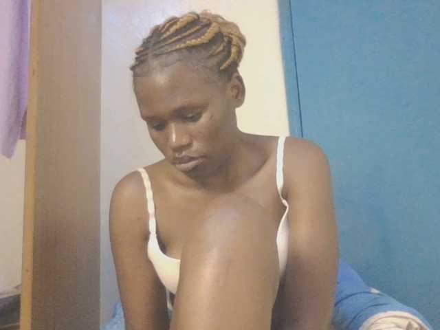 Dewebony live cam on BongaCams