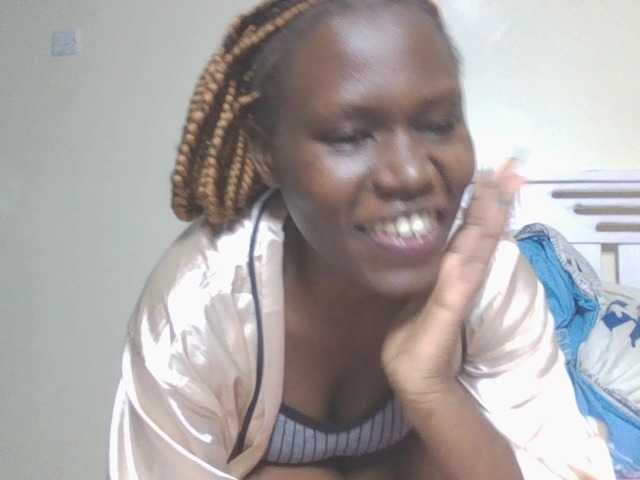 Dewebony live cam on BongaCams