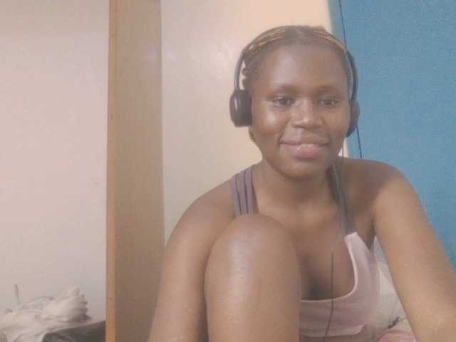 Dewebony live cam on BongaCams