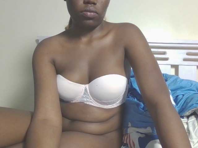 Dewebony live webcam show
