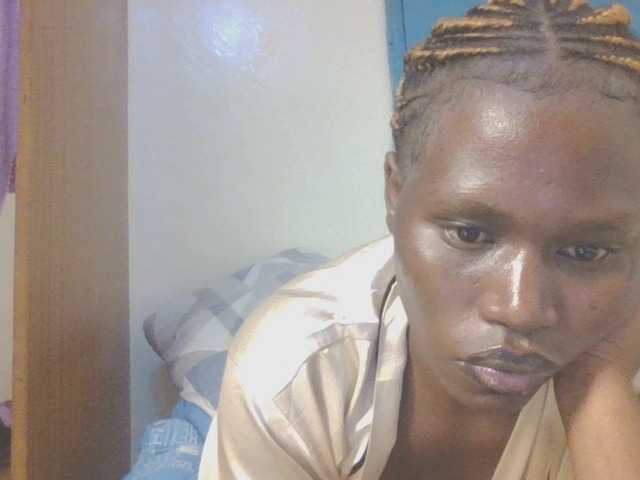 Dewebony live cam on BongaCams