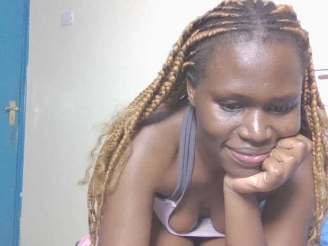 Dewebony live cam on BongaCams